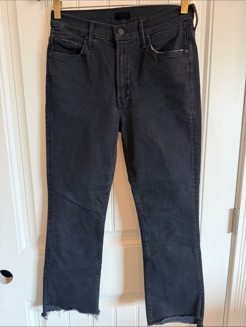 MOTHER Black Insider Crop Step Fray Hem